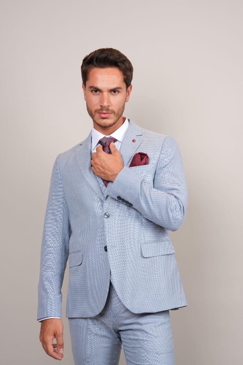 Three-piece blue suit in blue | Flamingo Fits