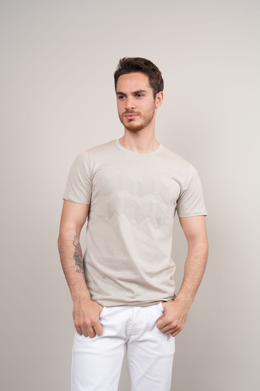 jaky pattern beige tshirt