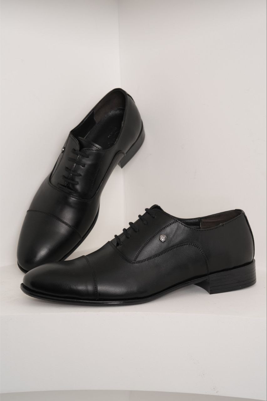 Black classic leather derby shoes in black | Flamingo Fits