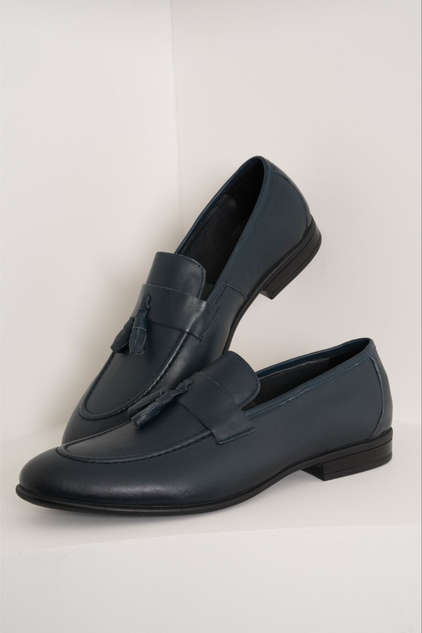 Varda navy classic tassel loafer in navy | Flamingo Fits