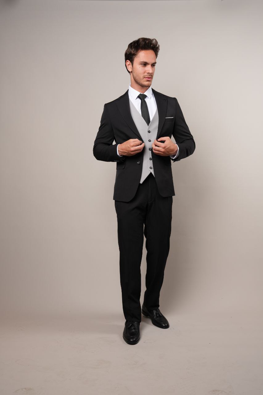 Black Sleek Three Pieces Suits