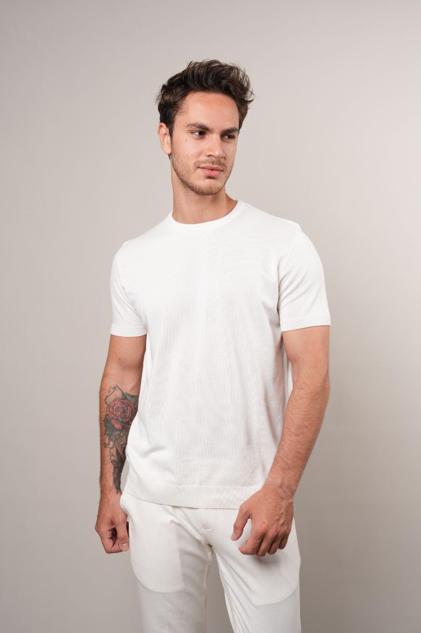 WHITE  BASIC FINE KNIT ROUND NECK TSHIRT
