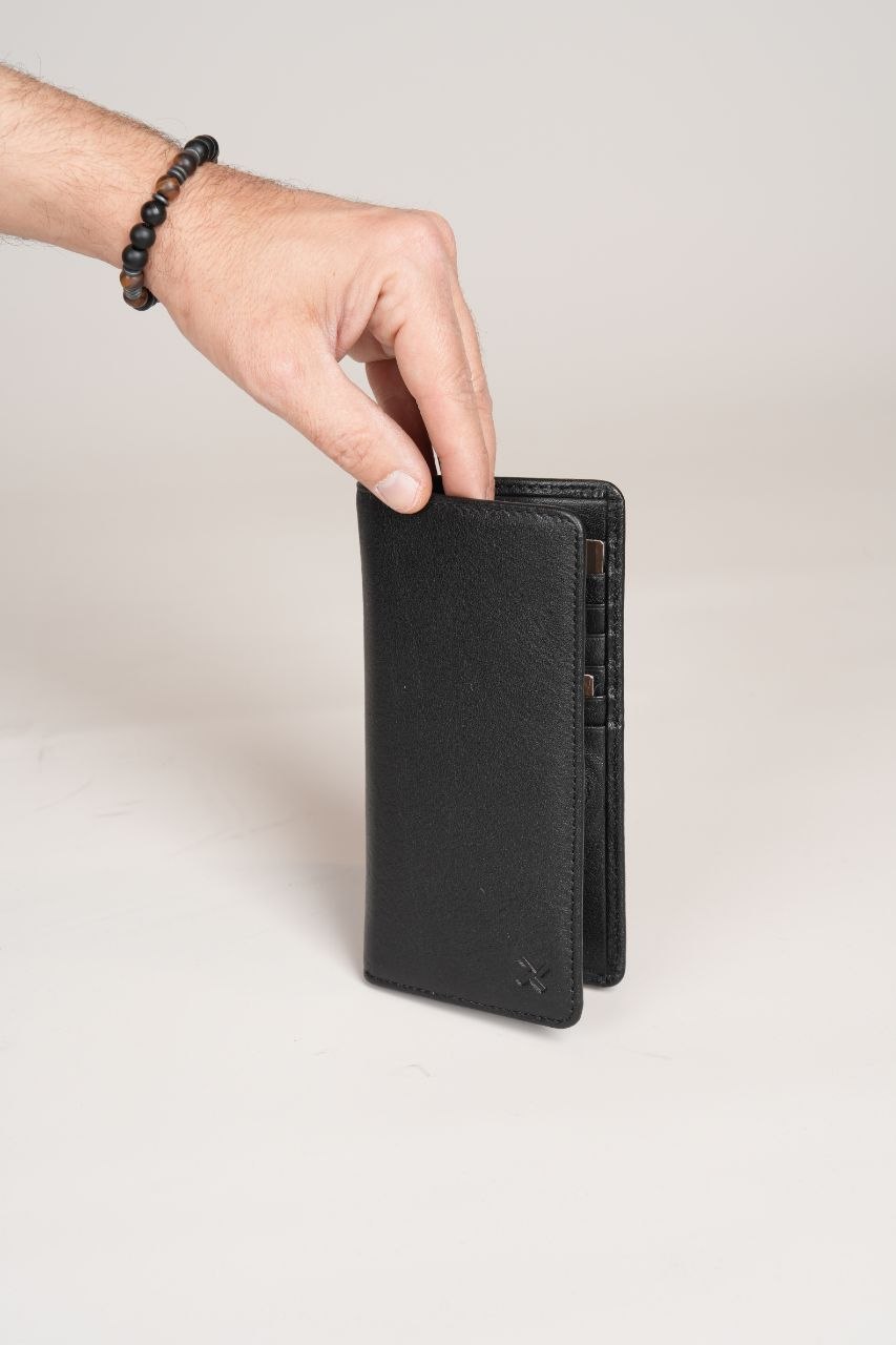 Black onyx pebble wallet in black | Flamingo Fits
