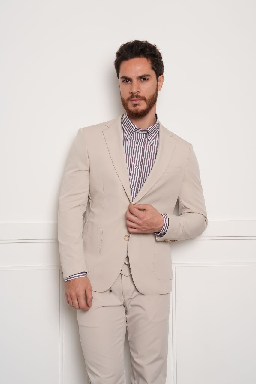 Beige peaked casual two-piecss suit in beij | Flamingo Fits