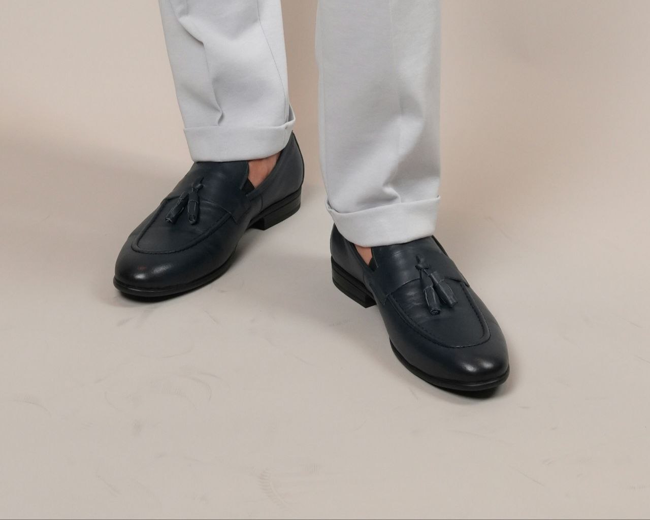Varda navy classic tassel loafer in navy | Flamingo Fits
