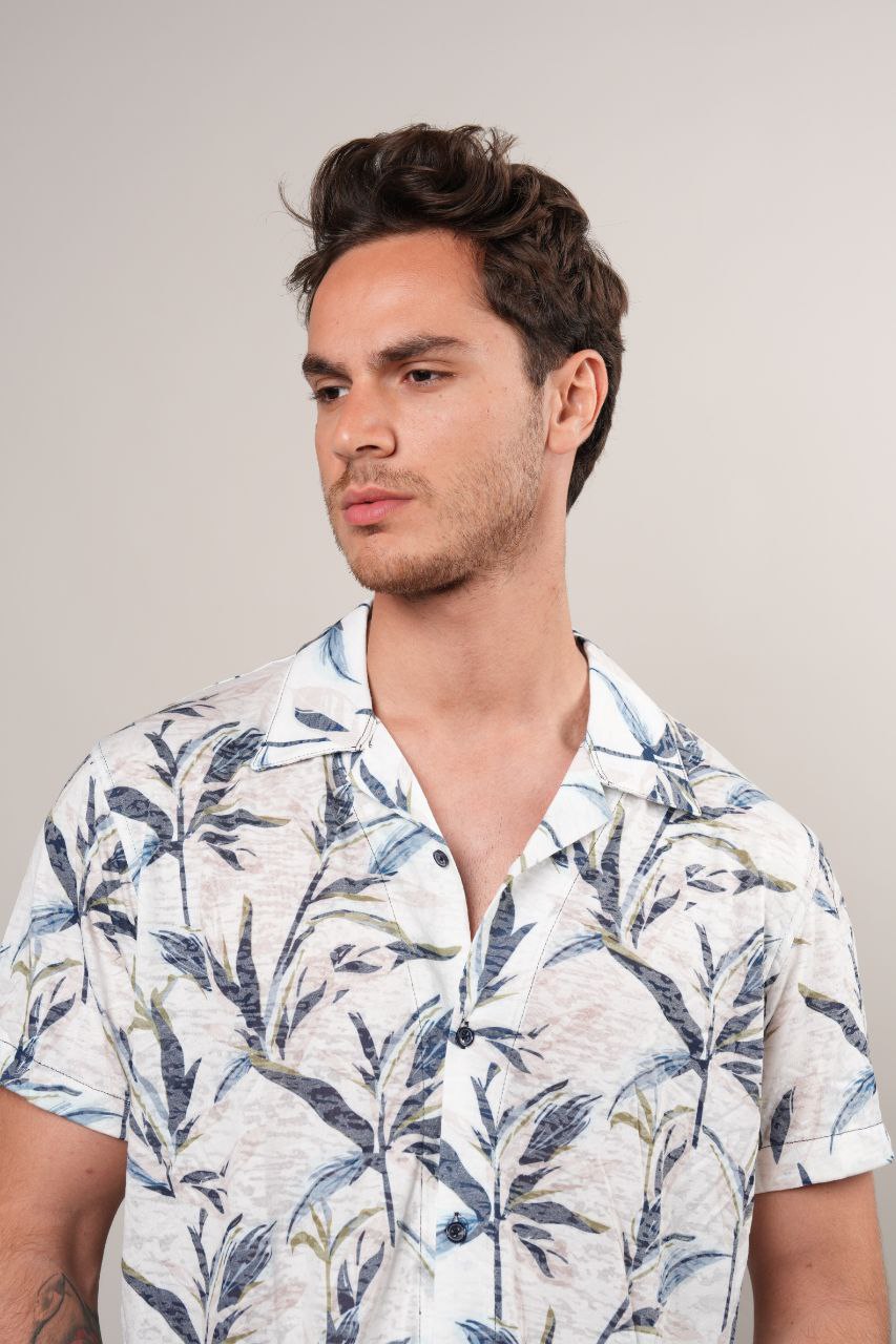 WHITE COLLARED LIGHT WEIGHT SHORT SLEEVE SHIRT