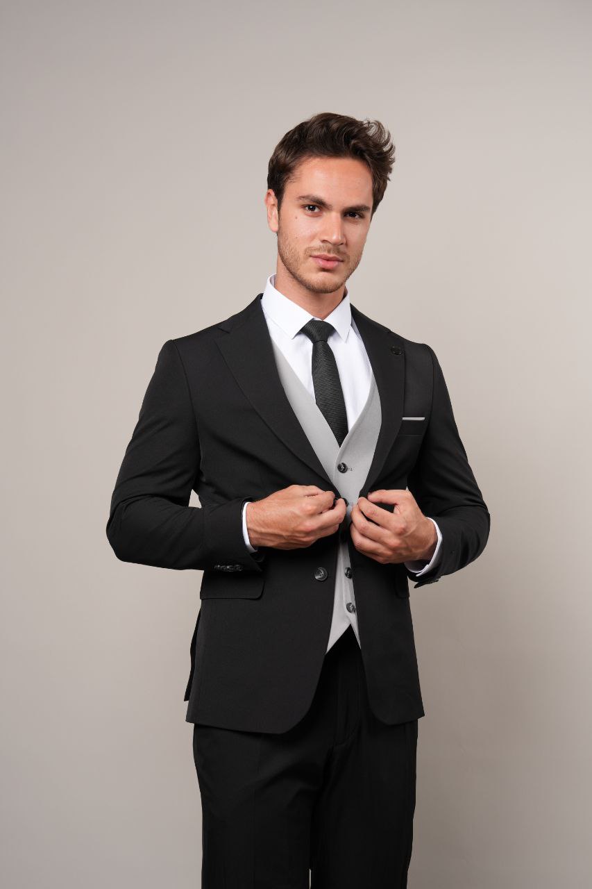 Black Sleek Three Pieces Suits