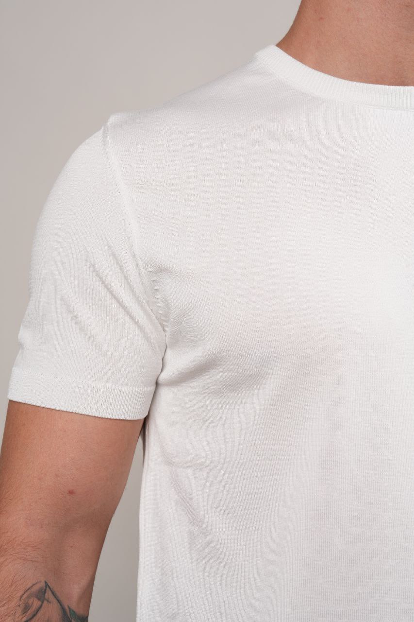 WHITE  BASIC FINE KNIT ROUND NECK TSHIRT