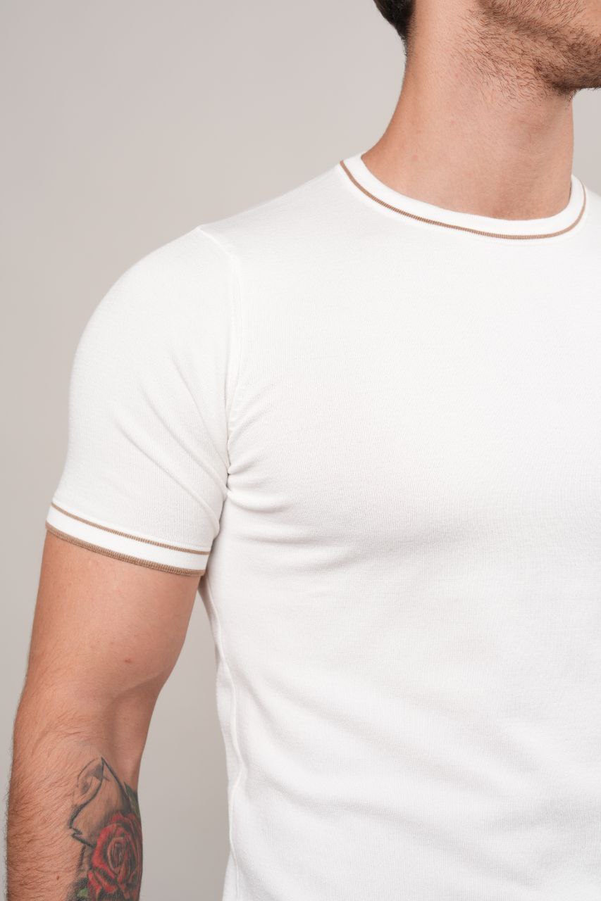 White rare rings crew neck tshirt in white | Flamingo Fits