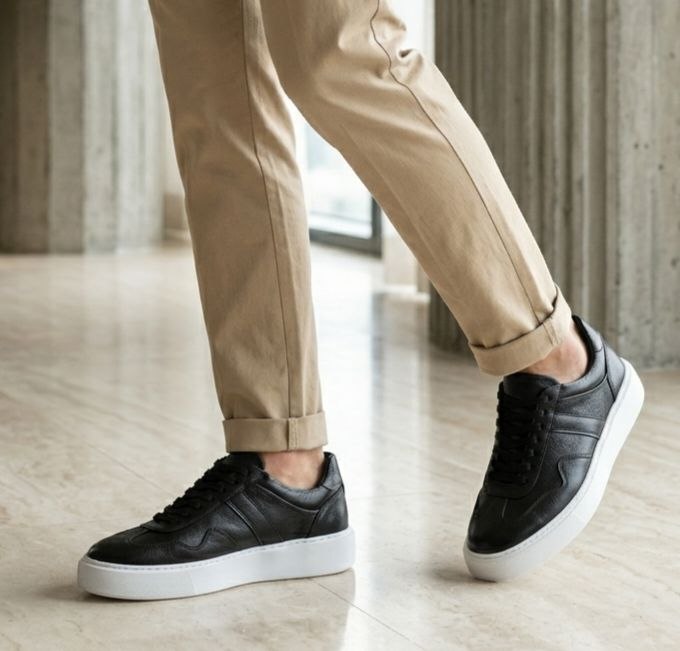Black ridge runner in black | Flamingo Fits