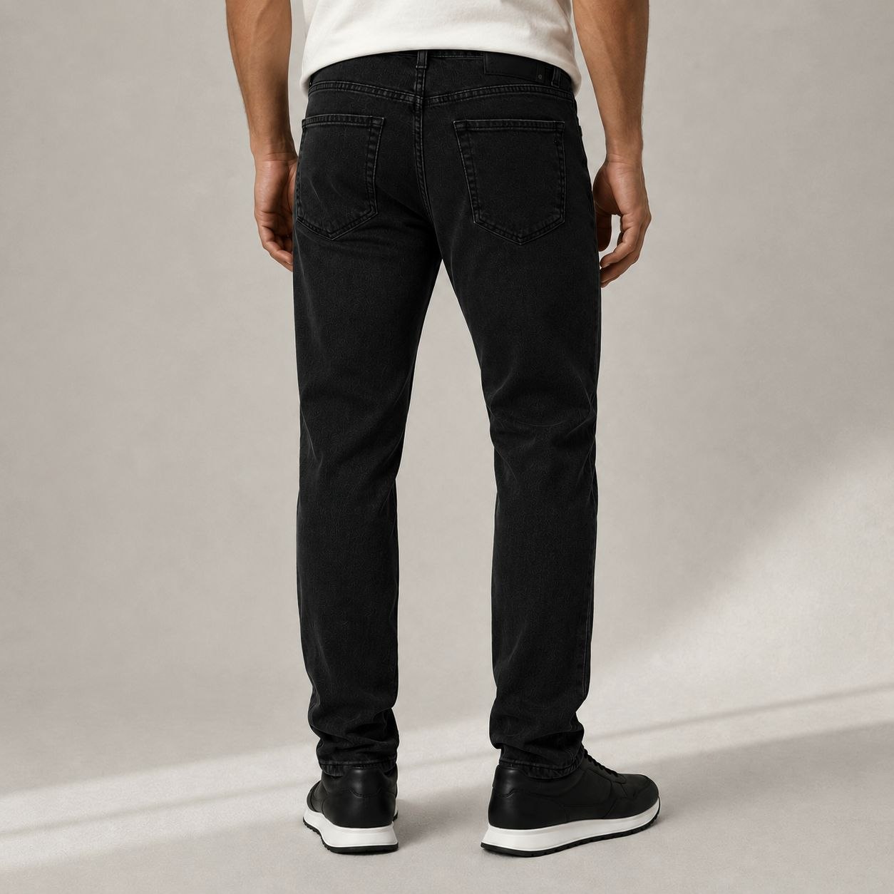 Poy comfort slim jeans in black | Flamingo Fits