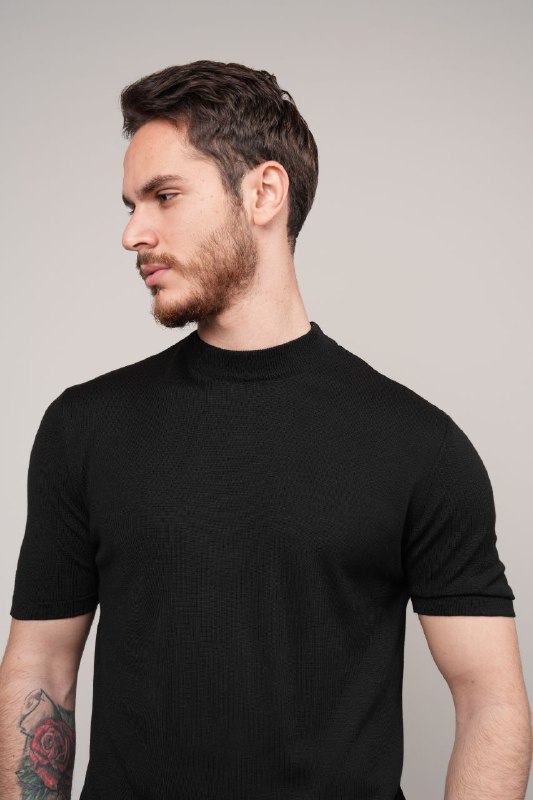 M & Men knitted mock- neck tshirt