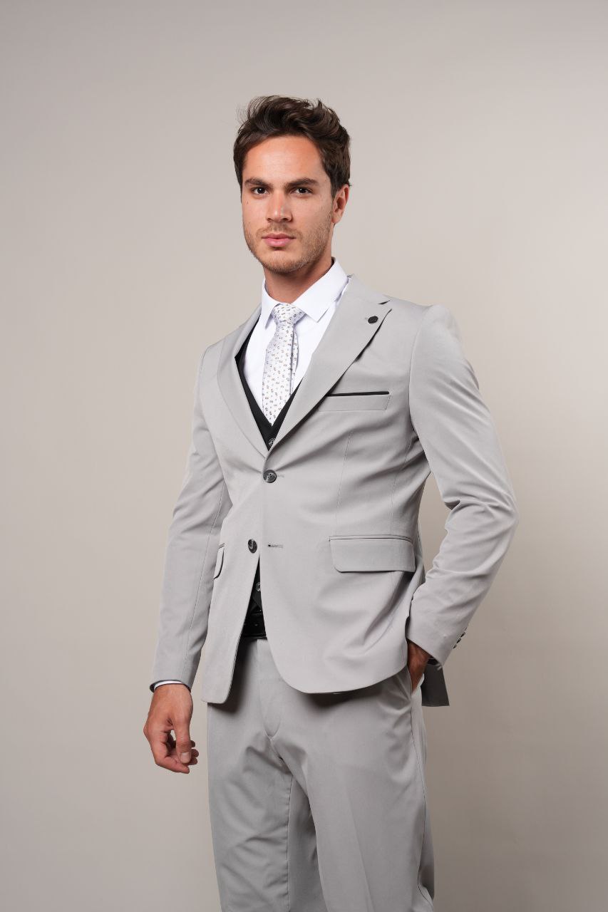 LIGHT GREY SLEEK THREE PIECES SUITS