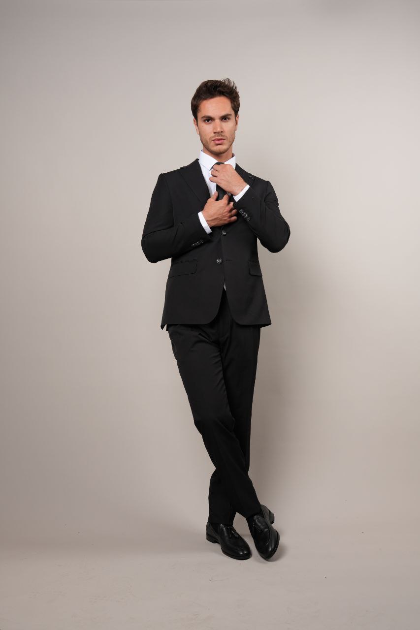 Black Sleek Three Pieces Suits