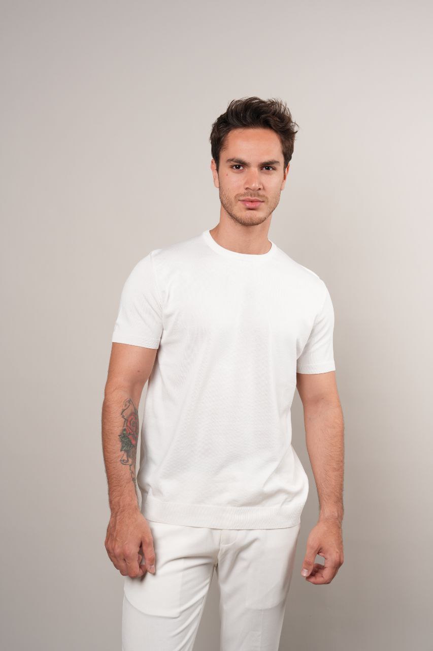 WHITE  BASIC FINE KNIT ROUND NECK TSHIRT