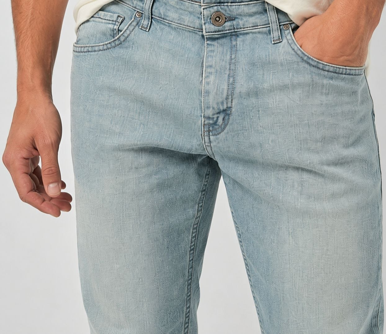 Timoti comfort slim jeans in AQUA DENIM | Flamingo Fits
