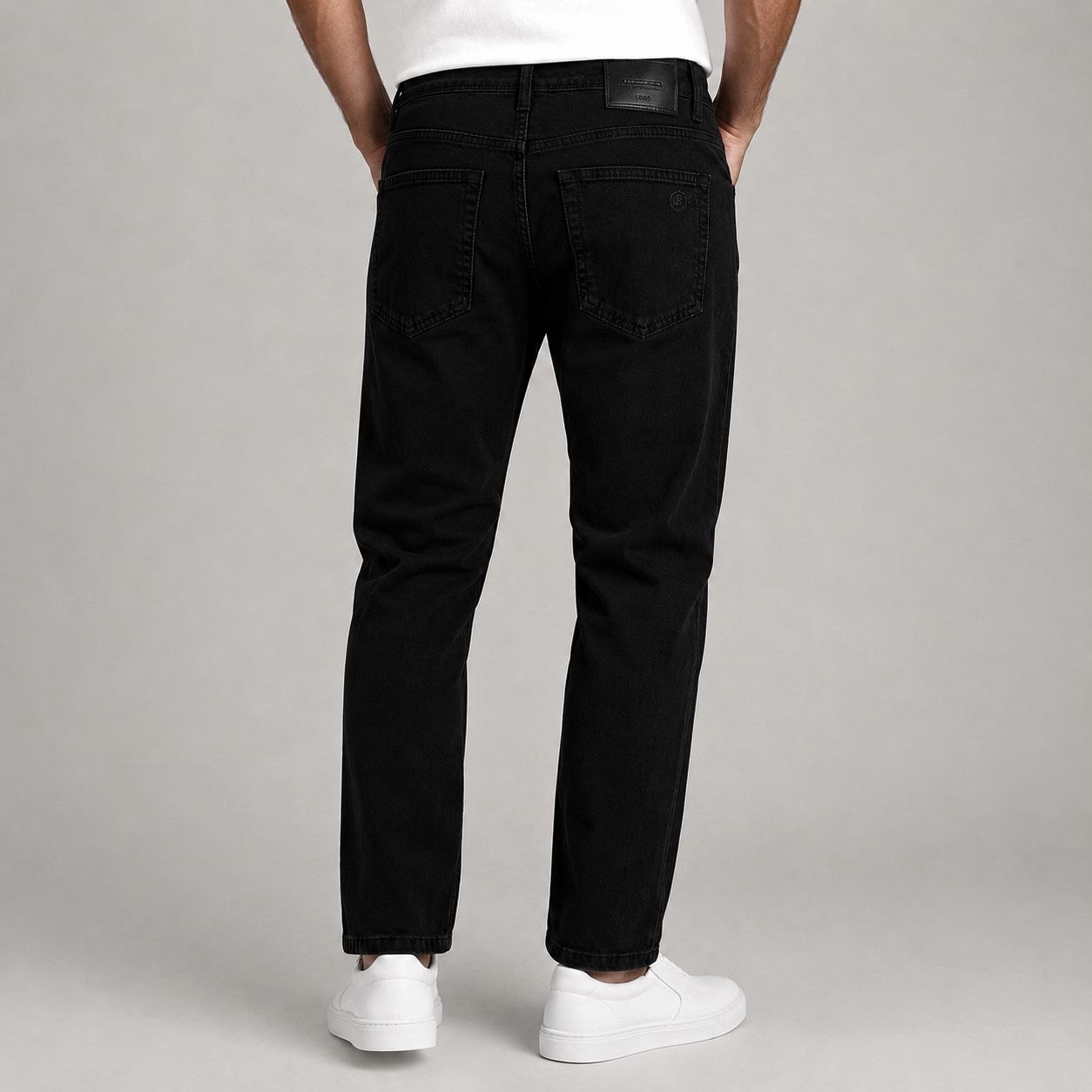 Black regular five pockets in black | Flamingo Fits