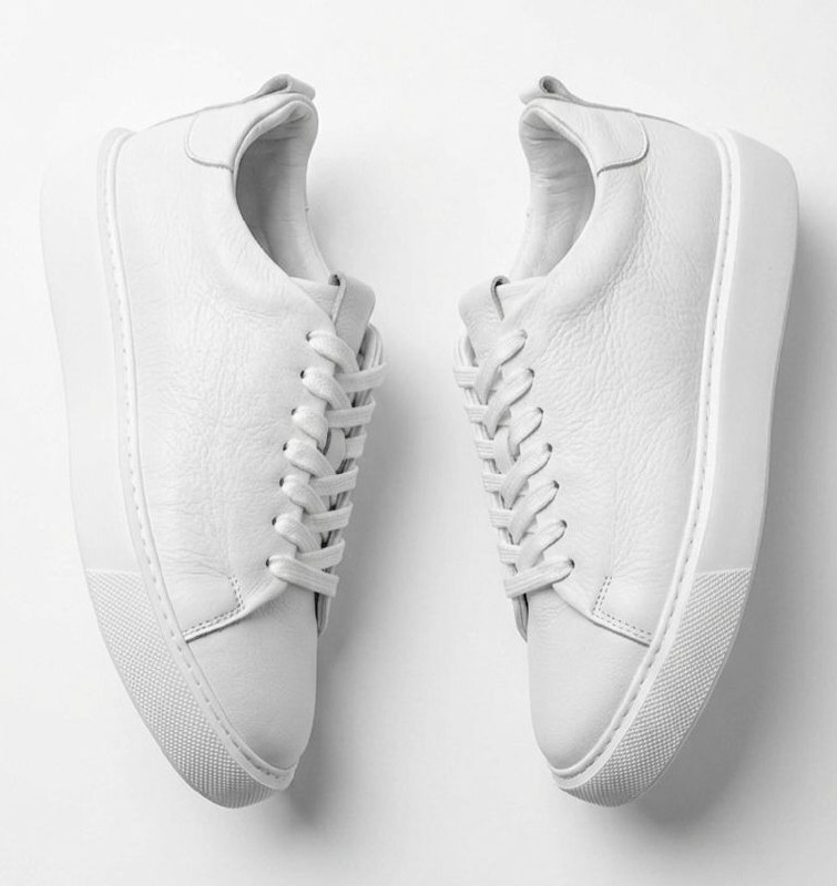 White iconic leather sneakers in white | Flamingo Fits