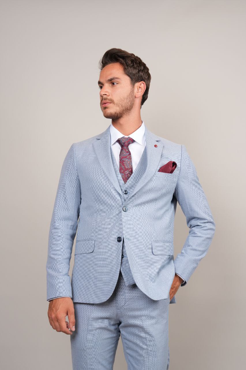 Three-piece blue suit in blue | Flamingo Fits