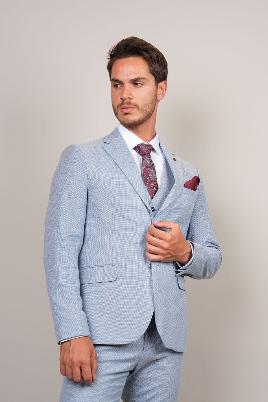 Three-piece blue suit in blue | Flamingo Fits